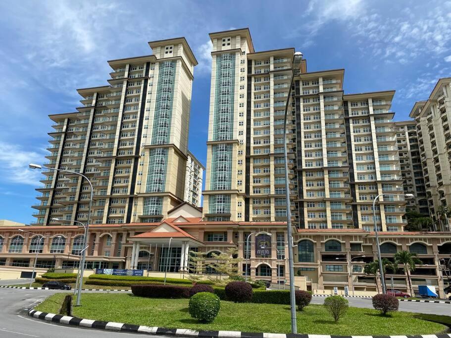 Myhome @ Riverine Resort Kuching Kültér fotó